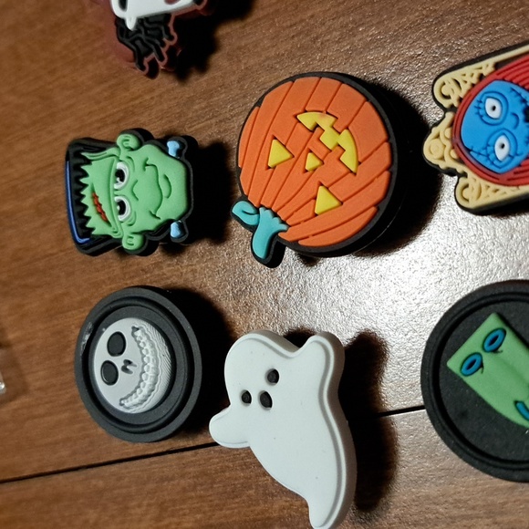 Halloween jibbitz  18ct/ BUNDLE ONLY 2or more items - Picture 2 of 5